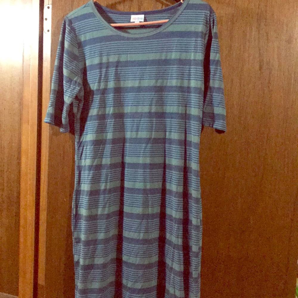 LulaRoe Julia T-shirt material